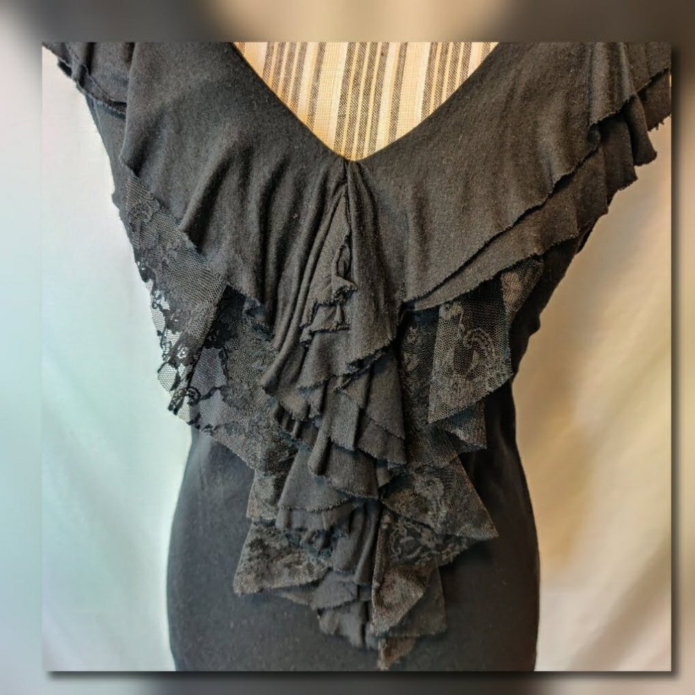 Express Tank with Ruffle Detail - Black